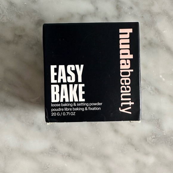 Huda Beauty Easy Bake - Picture 1 of 2